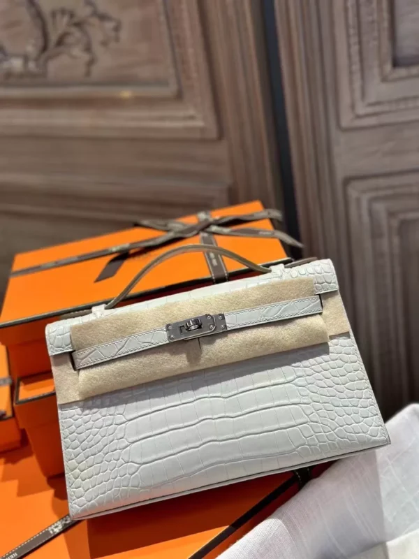 Hermes Boutique Matte Crocodile Kelly Pochette 22CM 8L Beton Silver Hardware