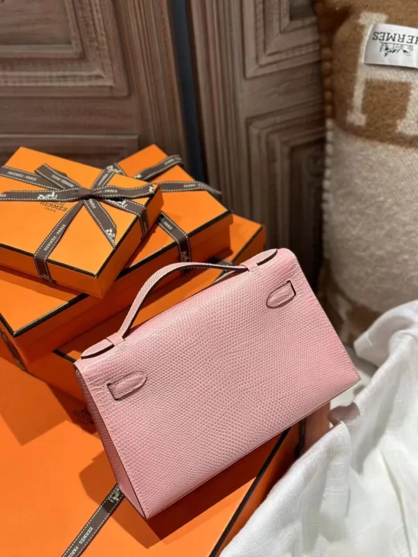 Hermes 3Q Rose Sakura Lizard Skin Kelly Pochette 22CM Silver Hardware