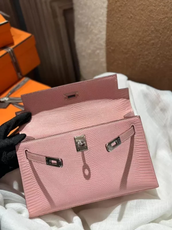 Hermes 3Q Rose Sakura Lizard Skin Kelly Pochette 22CM Silver Hardware