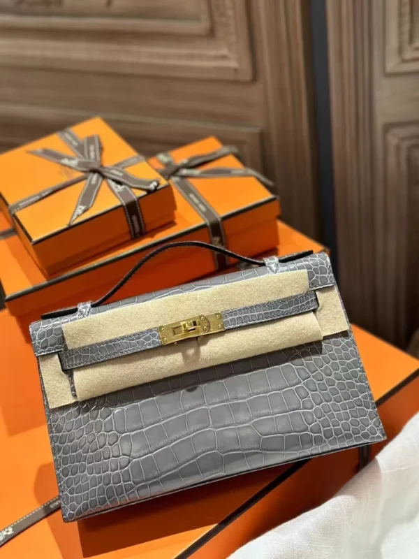 Handmade Hermes Shiny Crocodile Kelly Pochette 22CM 0V Gris Ciment Gold Hardware