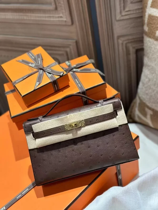 Handmade Hermes Ostrich Leather Kelly Pochette 22CM Dark Coffee Gold Hardware