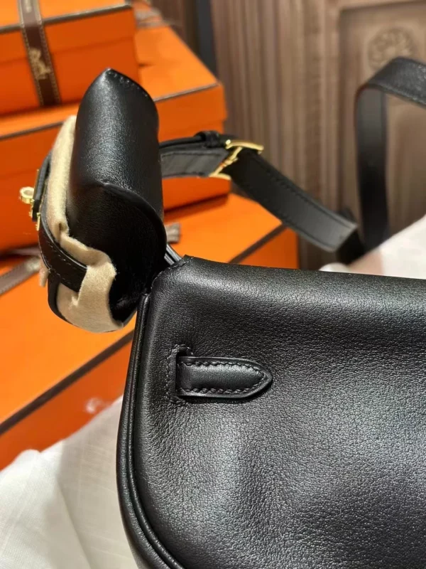 Saudi Arabia Riyadh Hermes Swift Kelly Moove 89 Noir Gold Hardware