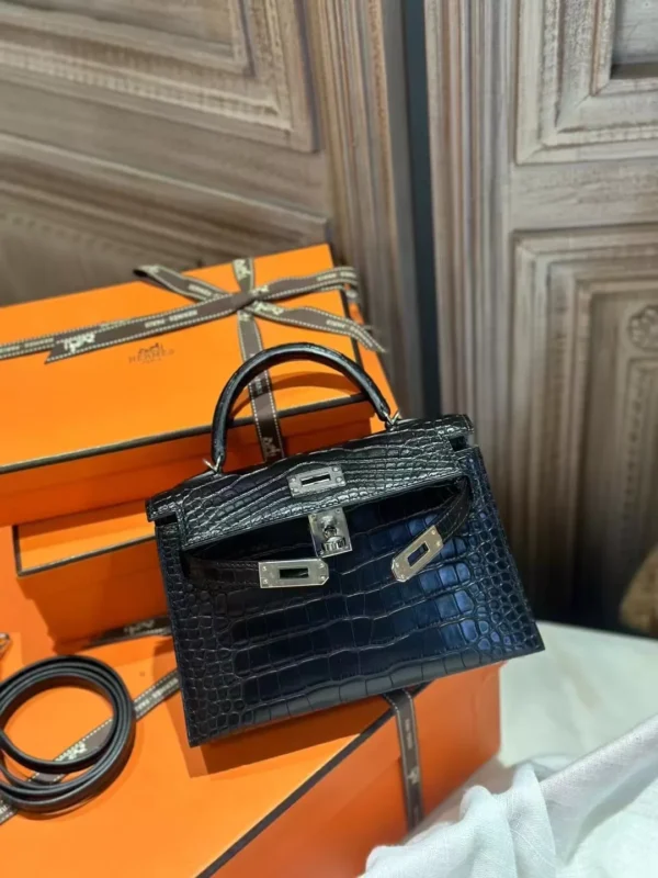 Hermes Mini Kelly 19CM 89 Noir Matte Crocodile Silver Hardware