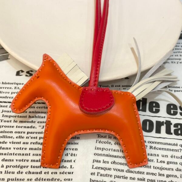 USA Los Angeles 187 Factory Lambskin Feu Orange / Craie B Rodeo Bag Charm