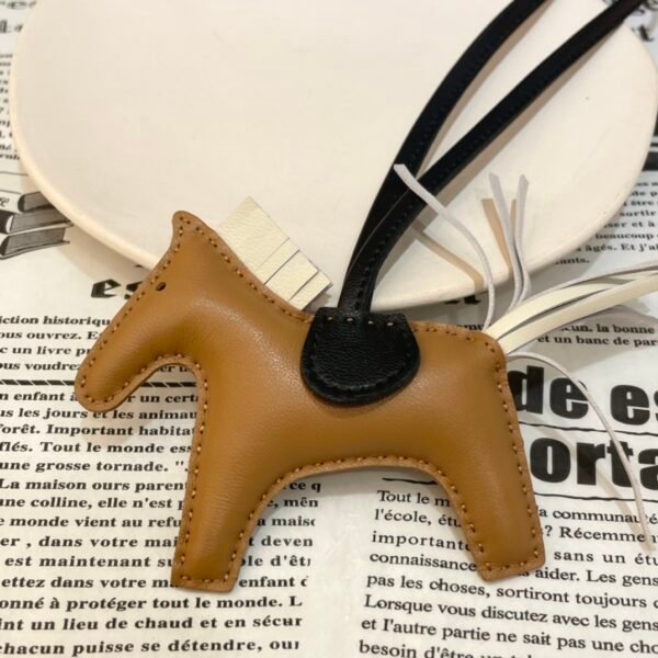 187 Factory Rodeo Charms Pictures Lambskin 169 Sesame / Craie