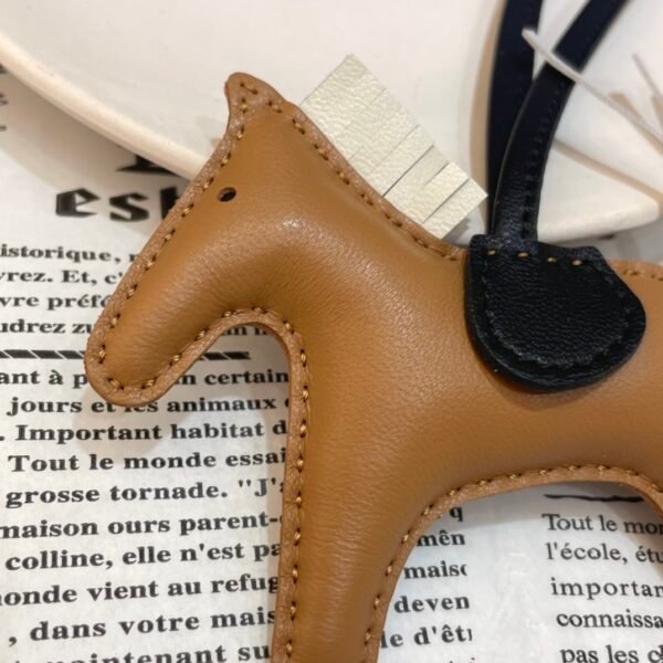 187 Factory Rodeo Charms Pictures Lambskin 169 Sesame / Craie