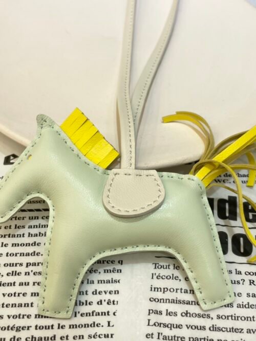 Australia Sydney 187 Factory Rodeo Charms Lambskin Vert Fizz / Jaune De Naples