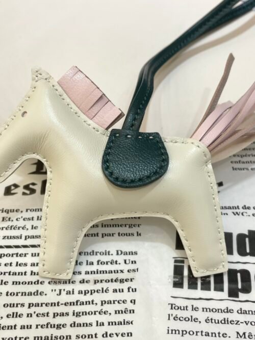 187 Factory Rodeo Charm Price Lambskin Craie / Mauve Pale No.152