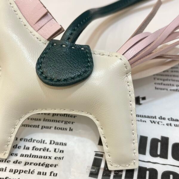 187 Factory Rodeo Charm Price Lambskin Craie / Mauve Pale No.152
