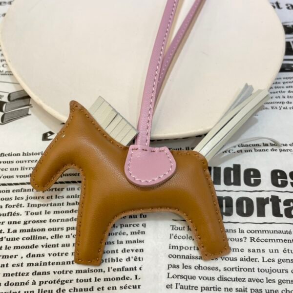 Handmade 187 Factory Lambskin Sesame / Craie Rodeo Charms No.145