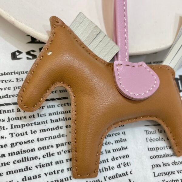 Handmade 187 Factory Lambskin Sesame / Craie Rodeo Charms No.145