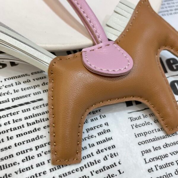 Handmade 187 Factory Lambskin Sesame / Craie Rodeo Charms No.145