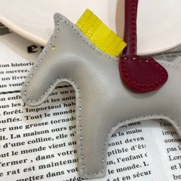 187 Factory Rodeo Bag Charms Images No.113 Lambskin Gris Pearl / Lime