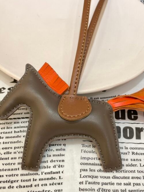 187 Factory Rodeo Charms Price No.101 Etoupe / Feu Orange Lambskin