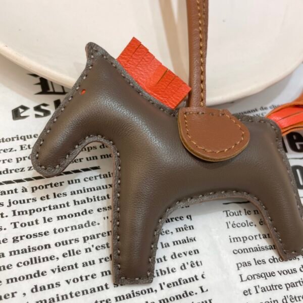187 Factory Rodeo Charms Price No.101 Etoupe / Feu Orange Lambskin