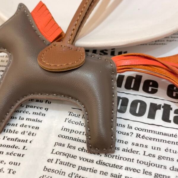 187 Factory Rodeo Charms Price No.101 Etoupe / Feu Orange Lambskin