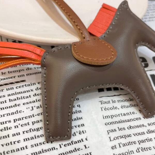 187 Factory Rodeo Charms Price No.101 Etoupe / Feu Orange Lambskin