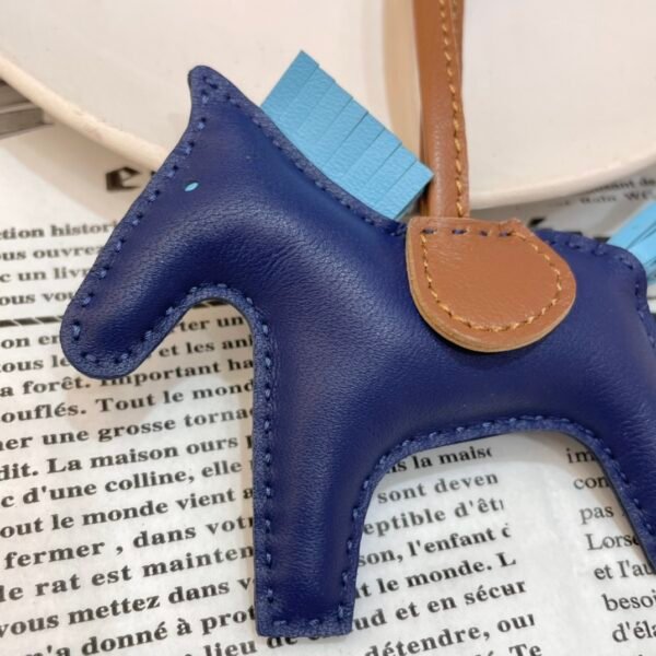 Kuwait 187 Factory Rodeo Bag Charms Lambskin Blue Presse / Blue Atoll No.87