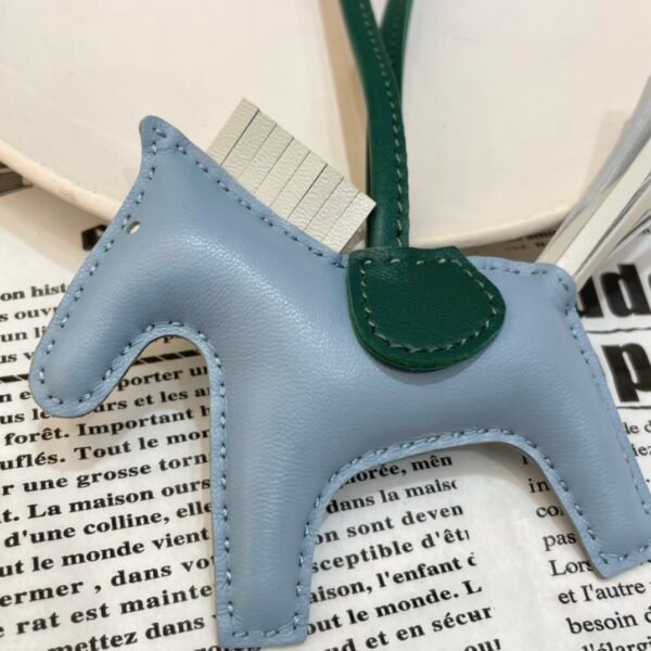 187 Factory Rodeo Charms Images No.83 Blue Lin / Craie Lambskin