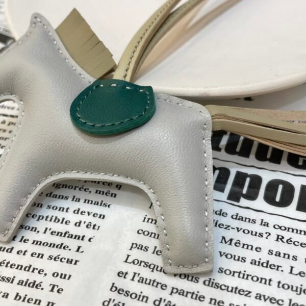 Qatar Doha 187 Factory Rodeo Bag Charms No.78 Lambskin Gris Pearl / Gris Tourterelle
