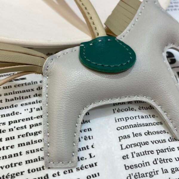 Qatar Doha 187 Factory Rodeo Bag Charms No.78 Lambskin Gris Pearl / Gris Tourterelle