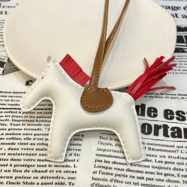 UK London 187 Factory Rodeo Charms Lambskin Blanc / Rouge Casaque No.3