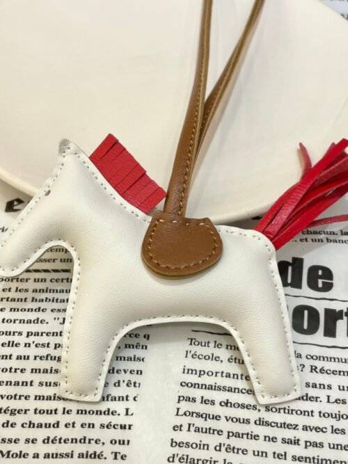 UK London 187 Factory Rodeo Charms Lambskin Blanc / Rouge Casaque No.3