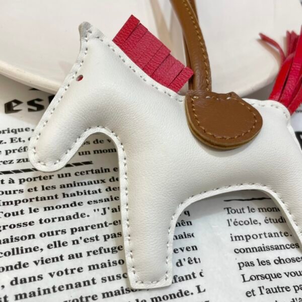 UK London 187 Factory Rodeo Charms Lambskin Blanc / Rouge Casaque No.3