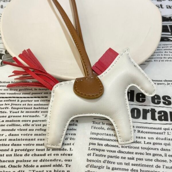 UK London 187 Factory Rodeo Charms Lambskin Blanc / Rouge Casaque No.3