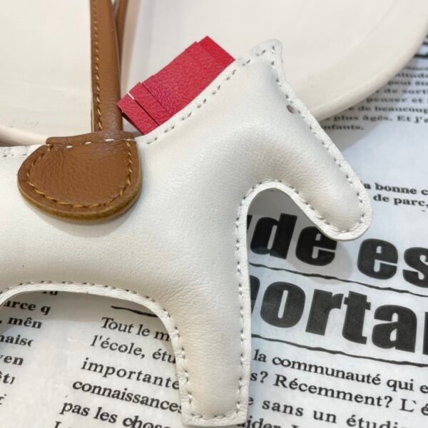 UK London 187 Factory Rodeo Charms Lambskin Blanc / Rouge Casaque No.3