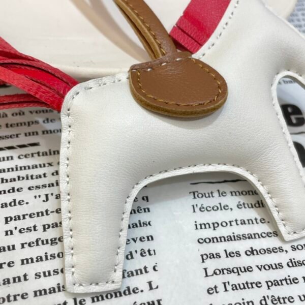 UK London 187 Factory Rodeo Charms Lambskin Blanc / Rouge Casaque No.3