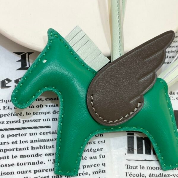 USA Los Angeles 187 Factory Vert Vertigo / Chocolate Lambskin Rodeo Pegase Charm