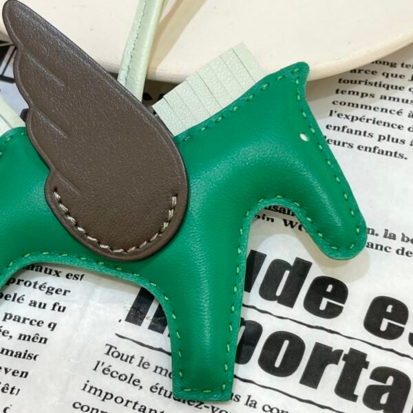 USA Los Angeles 187 Factory Vert Vertigo / Chocolate Lambskin Rodeo Pegase Charm