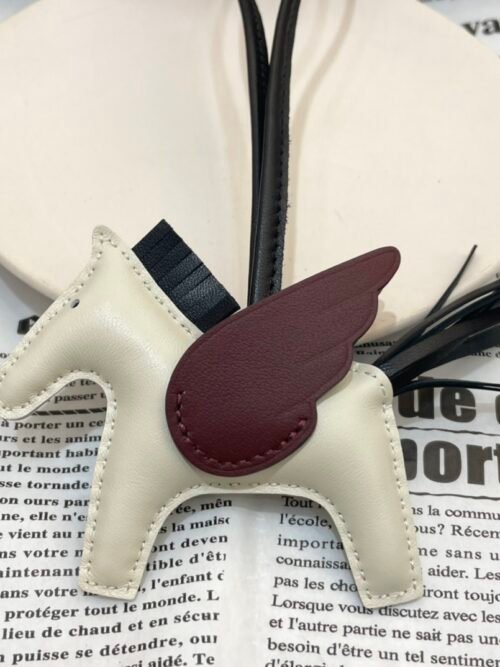 187 Factory Rodeo Pegase Charm Images Lambskin Craie / Rouge Sellier