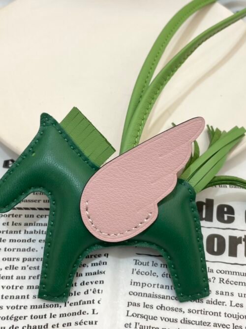 UK London 187 Factory Rodeo Pegase Charm Vert Emeraude/ Rose Sakura Lambskin