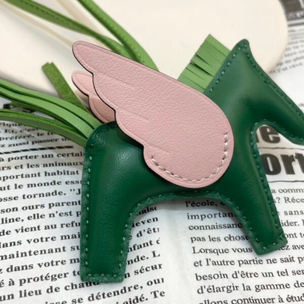 UK London 187 Factory Rodeo Pegase Charm Vert Emeraude/ Rose Sakura Lambskin