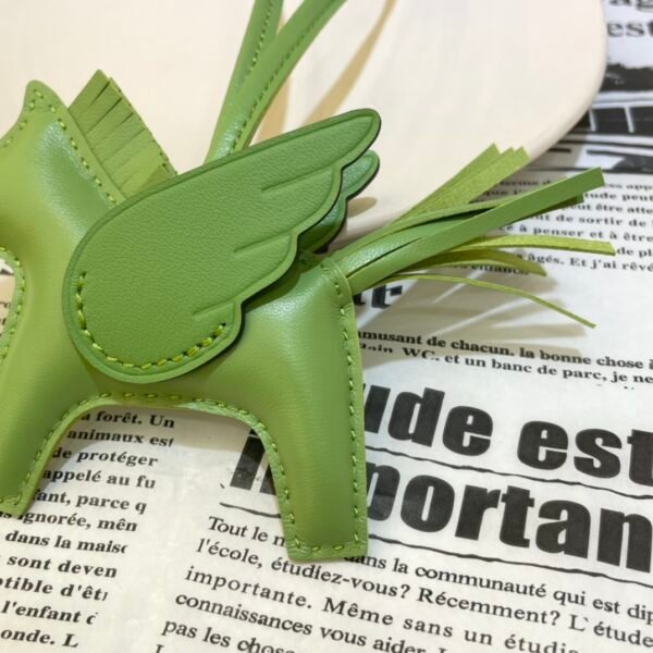 Full Handmade 187 Factory Vert Criquet Lambskin Rodeo Pegase Charm