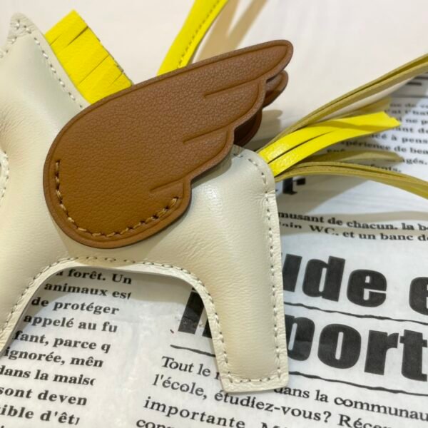 Qatar Doha 187 Factory Rodeo Pegase Bag Charm Nata / Gold Lambskin