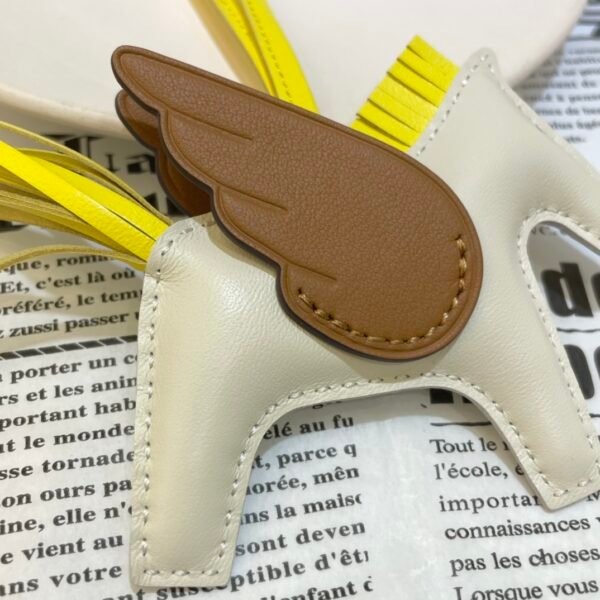 Qatar Doha 187 Factory Rodeo Pegase Bag Charm Nata / Gold Lambskin