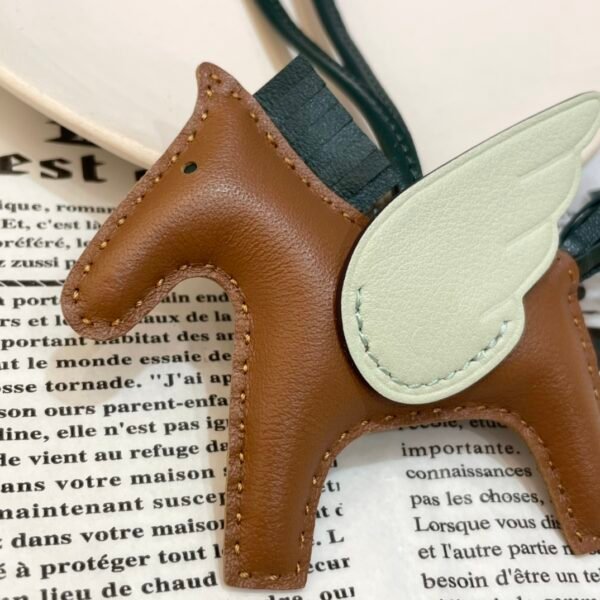 187 Factory Gold / Vert Fizz Lambskin No.48 Rodeo Pegase Charm