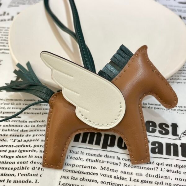 187 Factory Charm Price Rodeo Pegase Gold / Nata Lambskin No.44