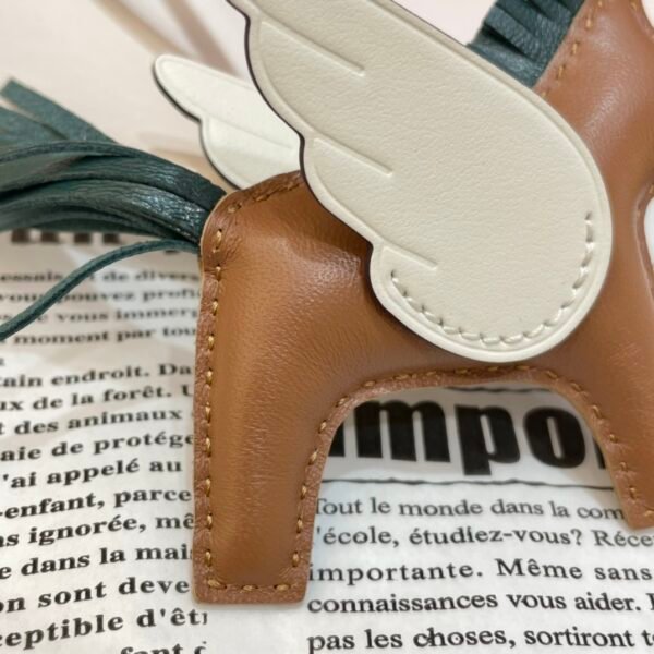 187 Factory Charm Price Rodeo Pegase Gold / Nata Lambskin No.44