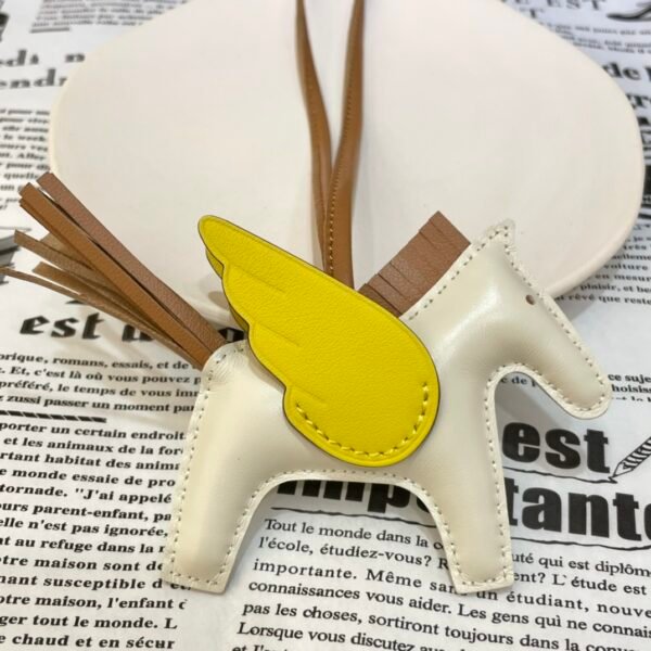 Taiwan 187 Factory No.40 Craie/ Lime Lambskin Rodeo Pegase Charm
