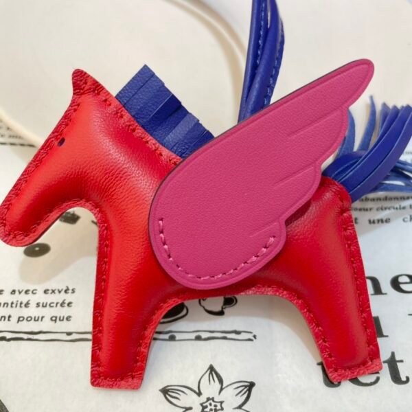 187 Factory Rodeo Pegase Charm Images Rouge Casaque / Fuschia