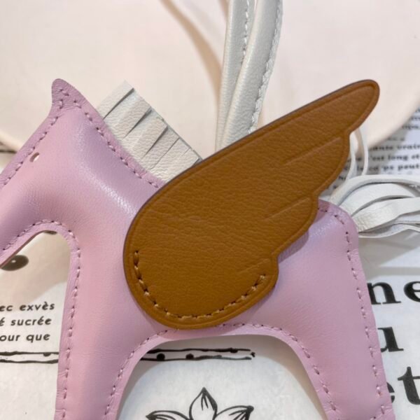 187 Factory Mauve Sylvestre / Biscuit Lambskin Rodeo Pegase Charm No.15
