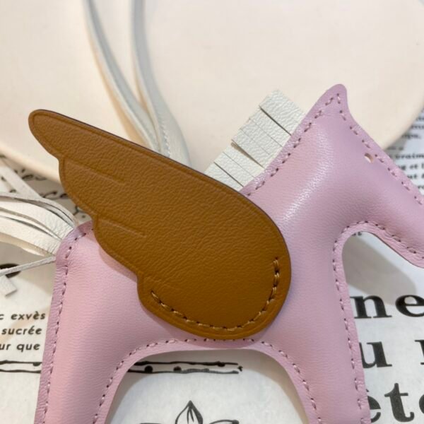 187 Factory Mauve Sylvestre / Biscuit Lambskin Rodeo Pegase Charm No.15