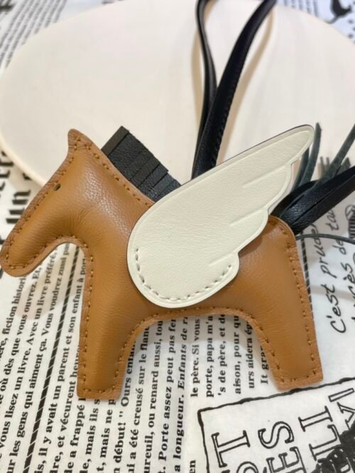 USA Washington 187 Factory Rodeo Pegase Charm Lambskin Sesame / Nata / Black No.14