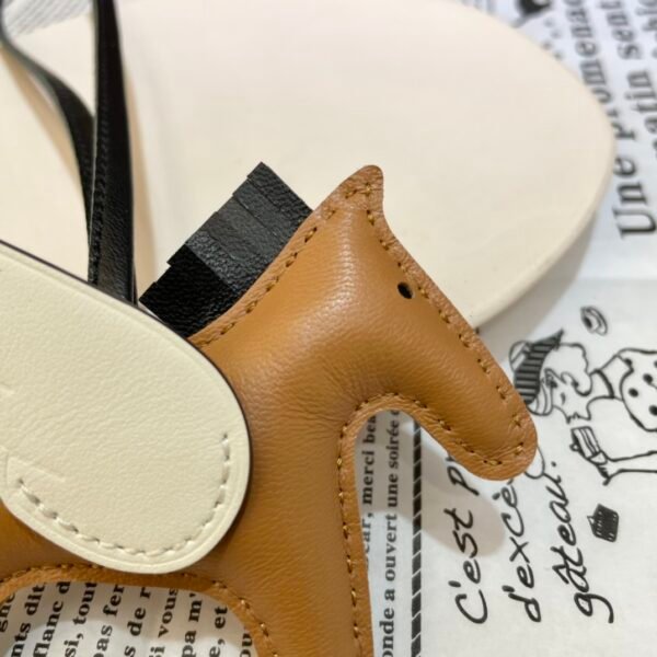 USA Washington 187 Factory Rodeo Pegase Charm Lambskin Sesame / Nata / Black No.14