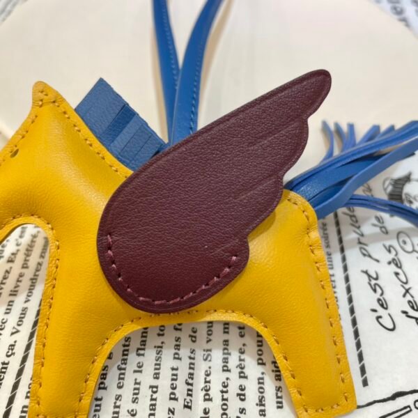 187 Factory Moutarde / Bourgogne Lambskin Rodeo Pegase Charm No.5