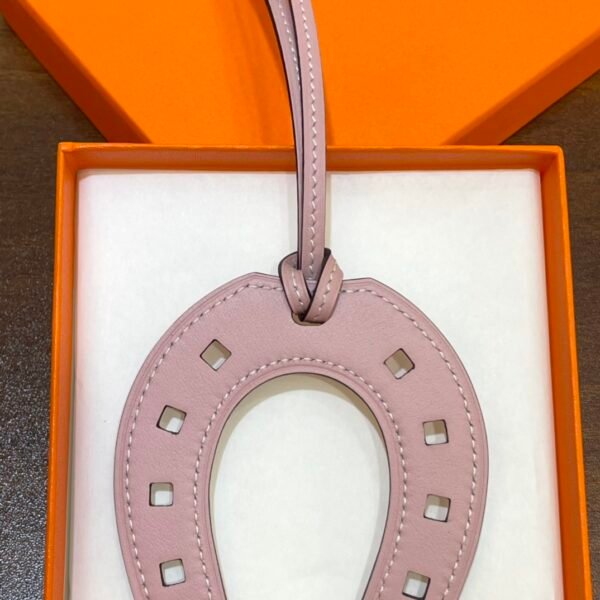 USA Washington 187 Factory Paddock Horseshoe Charm Swift Leather Rose Sakura